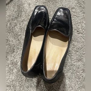 Amalfi by Rangoni silver snakeskin womens loafers size 10